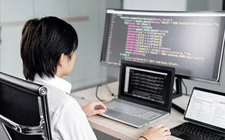 瑞安 ,php声明和调用变量的符号是什么？
